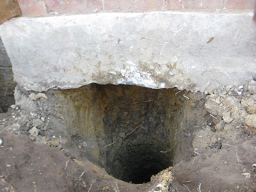 underpinning of house